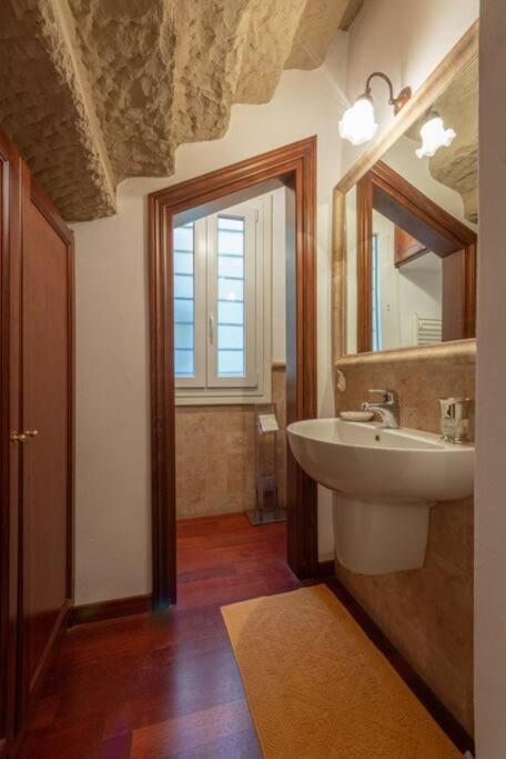 Elegant Ramaglianti Flat -Santo Spirito District Apartment Florence Exterior photo